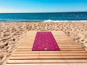 Ein Yoga Retreat am spanischen Strand
